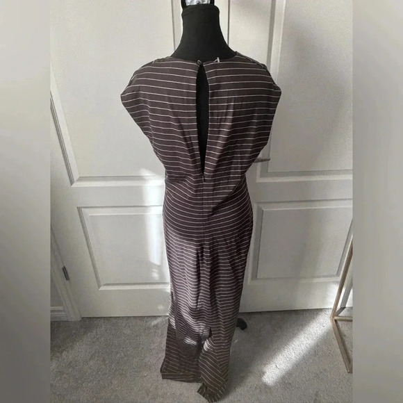 Club Monaco | Olive + White Striped Maxi Dress W/ Keyhole Back  | Size 14 - Picture 6 of 11